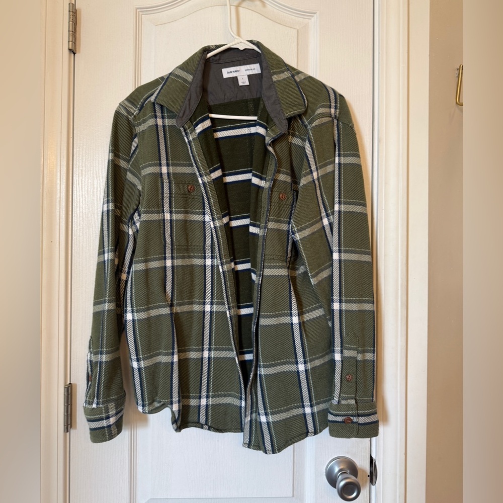Men’s Old Navy Green Plaid Button-Up shacket flannel
